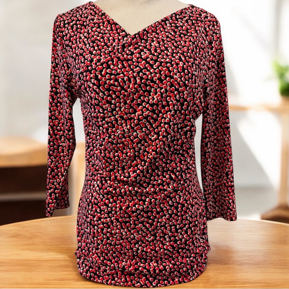 VINCE CAMUTO FITTED CRISSCROSS FRONT TOP – SIZE MEDIUM